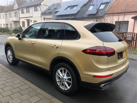 Porsche Cayenne - Gold wrap | WrapStyle