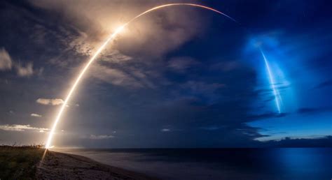 SpaceX Starlink launch puts on a spectacular light show on the East Coast