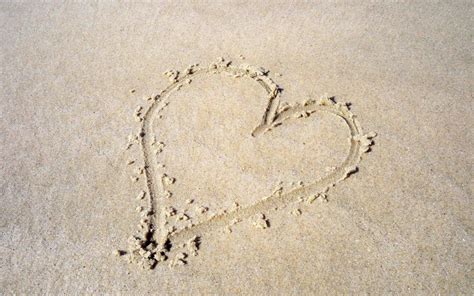 Heart in the sand wallpaper | love | Wallpaper Better