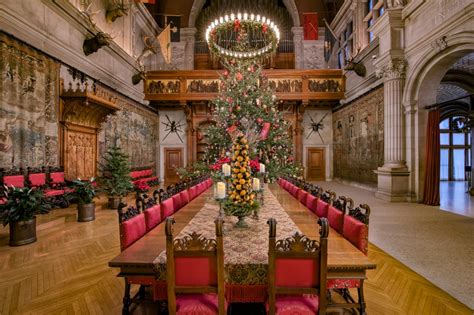 Biltmore Estate's Christmas Tree Raising Event Is Going Virtual This ...