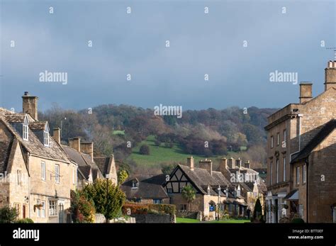 The Cotswold village of Broadway, Worcestershire, UK Stock Photo - Alamy