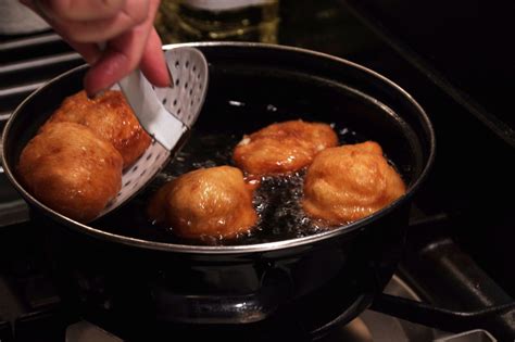 Oliebollen (Dutch Doughnuts)