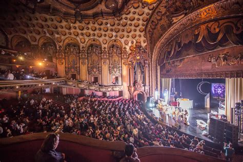 Broadway Historic Theatre District, Los Angeles - Historic Theatre ...