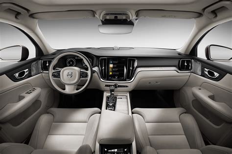 Volvo S60 (2024) цена и характеристики, фотографии и обзор