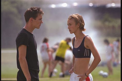 Keira Knightley in Bend It Like Beckham (2002). | Bend it like beckham ...