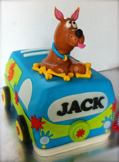 Scooby Doo's Mystery Van Birthday Cake. | Vans birthday cake, Mystery ...