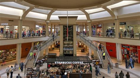 Macerich Co. sells stakes in regional malls for a $2.3 billion in cash ...