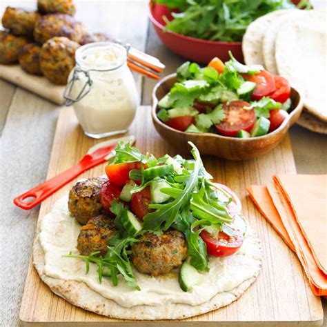 Lamb kofta wrap with hummus and salad | Healthy Recipe | WW Australia