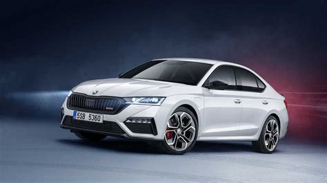 2021 Skoda Octavia RS iV Revealed With 242 Electrified Horsepower