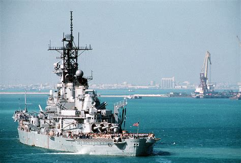 File:USS Missouri (BB-63) Desert Storm.jpg - Wikimedia Commons