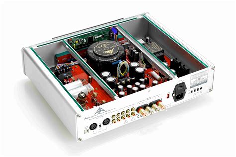 AM-777 SE Amplifier by AMR Audio