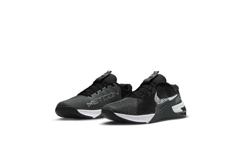 Nike Metcon 8 Black / White - Dark Smoke Grey You chase the clock ...