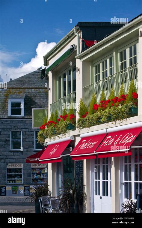 Restaurant in Padstow Harbour, Cornwall, UK Stock Photo - Alamy