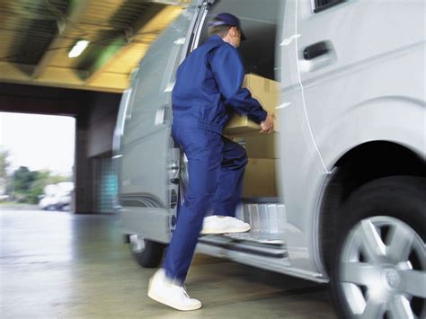 HIACE | TOYOTA Designed specifically to adapt to contemporary lifestyles.