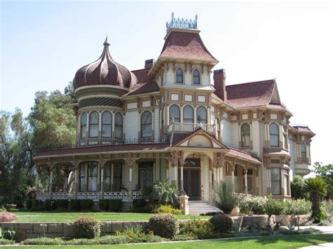 old hollywood mansions photos | The mansion’s next owner was said to be ...