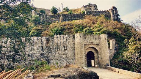 Kangra Fort- Tarihi, Lokaci, Gine-gine, Kudin Shiga, Babban Jan hankali ...