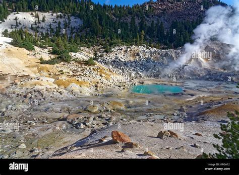 Geothermal activity in Lassen Volcanic National Park Stock Photo - Alamy