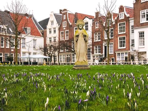 Begijnhof: Amsterdam’s worst-kept secret in the heart of the city centre