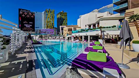 Cosmopolitan Las Vegas Pool Review – Everything You Need to Know about ...