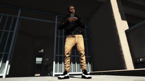 Sagged Khaki Pants - GTA5-Mods.com