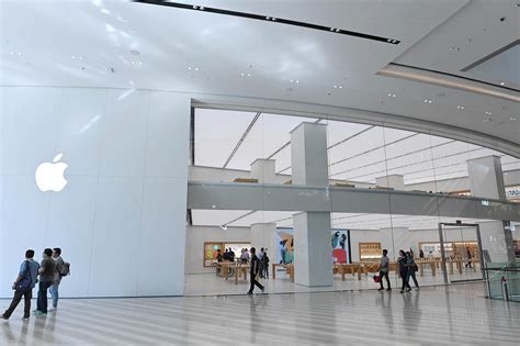 First Look At The New Apple Store At Jewel Changi Airport, Which Opens ...