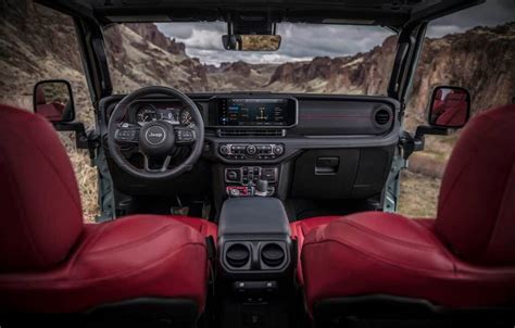 Jeep Unveils Updated 2024 Wrangler at NYIAS