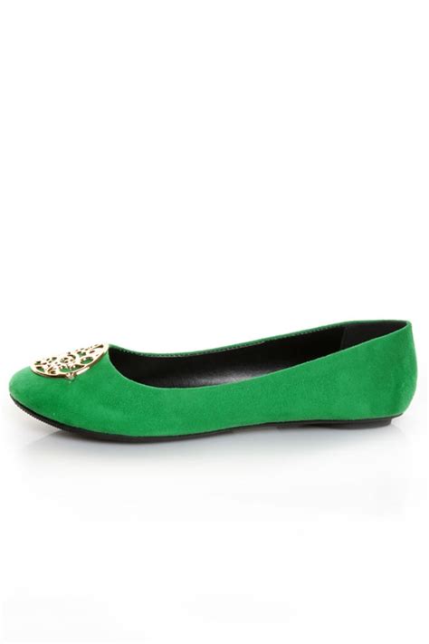 City Classified Quant Kelly Green Medallion Ballet Flats - $18.00