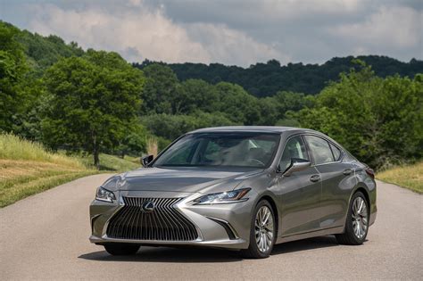 2019 Lexus ES 350 First Drive Review | Automobile Magazine