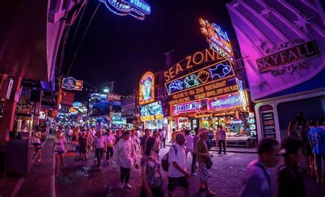 Exploring Pattaya Walking Street & Soi Diamond – April 2023 - Dan About ...