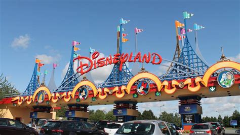 Sri Lanka in talks to have South Asia's first Disneyland in Hambantota ...