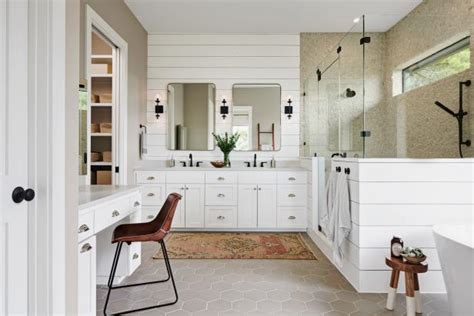 Farmhouse Bathroom Design Ideas | HGTV