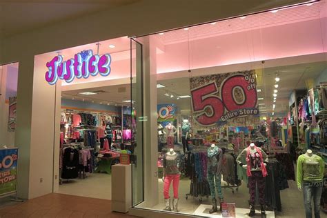 Losing Justice :: My Tweens Are Losing More Than Just a Clothing Store