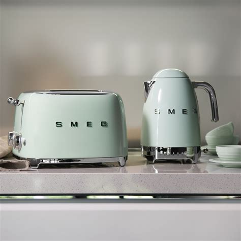 Smeg Retro Kettle and Toaster in Pastel Green | Kitchen appliance set ...