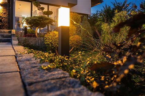 6 Unique Pathway Lighting Designs to Enhance Your Entryway