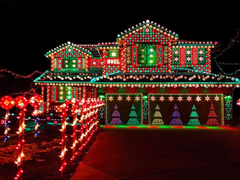 31 Impressive Christmas Light Displays to Inspire You