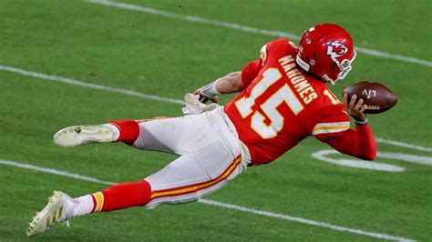 Patrick Mahomes' diving near-TD pass was a microcosm of Chiefs' Super ...