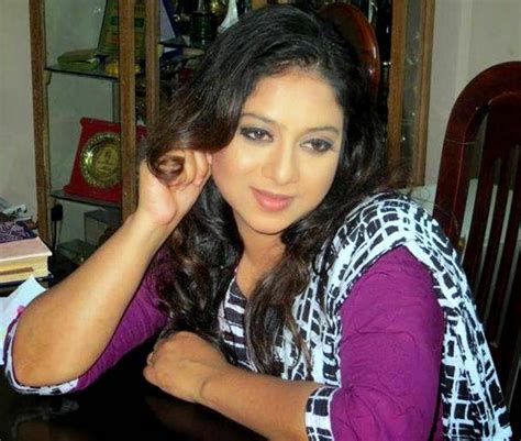 Hit BD: Bangladeshi Film Actress Shabnur biography and Photo Collection