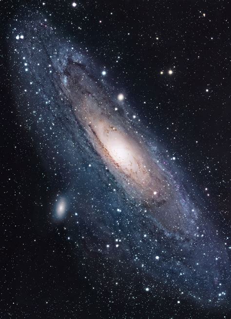 APOD: 2009 May 10 - M31: The Andromeda Galaxy