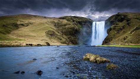 WONDERS OF NATURE: SKOGAFOSS WATERFALL