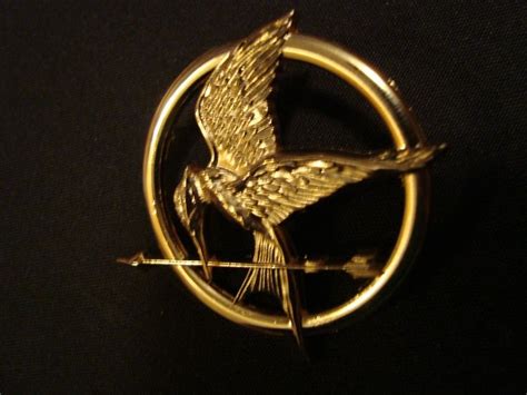 The Hunger Games Katniss Everdeen #Mockingjay pin #mockingjay # ...