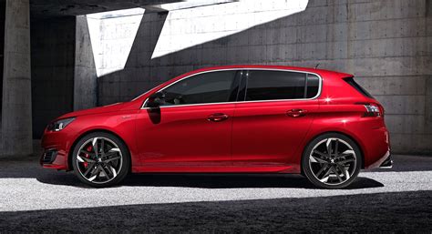 Peugeot 308 GTi revealed - Photos (1 of 10)