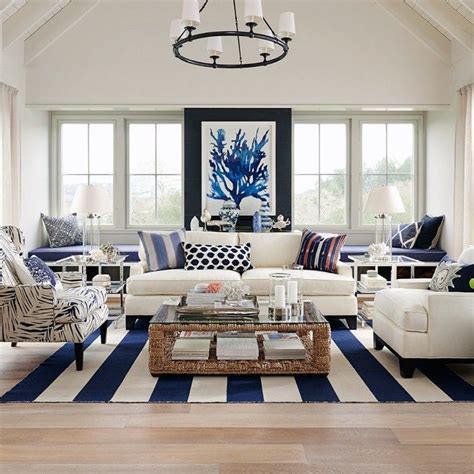 Hamptons Elegance in Navy (via Bloglovin.com ) Coastal Style Living ...