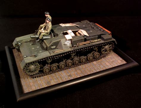 Miniart – 35210 STUG. III 0-SERIES + 35191 GERMAN TANK CREW (France ...