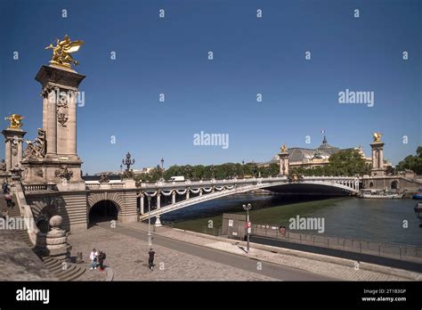 Seine Bridge Pont des Invalides, Paris, France Stock Photo - Alamy