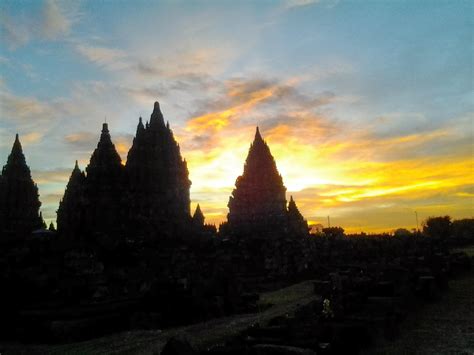 Candi Prambanan - Wisata Bersejarah di Yogyakarta yang wajib dikunjungi