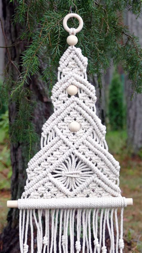 DIY ELEGANT MACRAMÉ CHRISTMAS TREE WALL HANGING TUTORIAL | Macrame ...