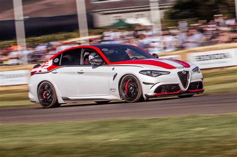 Alfa Romeo Giulia QV Racing Edition specs, performance data ...