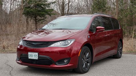 2019 Chrysler Pacifica Hybrid Review