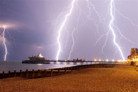 UK weather latest: Thunderstorms warning remains in place after parts ...