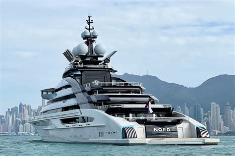 Russian oligarch's luxury yacht departs Hong Kong port | Reuters